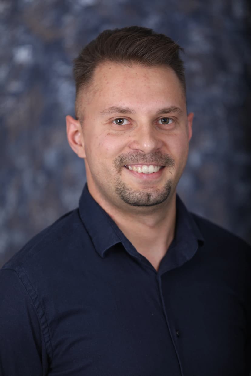 Dezső Ádám